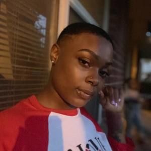 Meet your Posher, Leslie